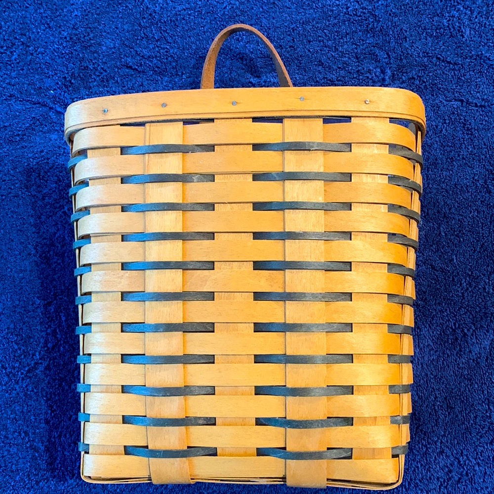 Longaberger 1996 Tall Key basket & protector